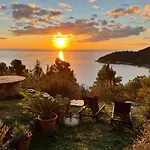 La Collina Sul Mare Oda ve Kahvaltı 3*