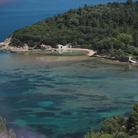 La Collina Sul Mare Bed & Breakfast 3*
