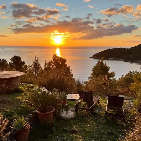 La Collina Sul Mare ベッド・アンド・ブレックファスト 3*