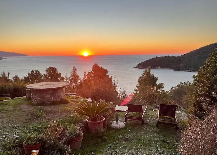 La Collina Sul Mare Bed & Breakfast 3*