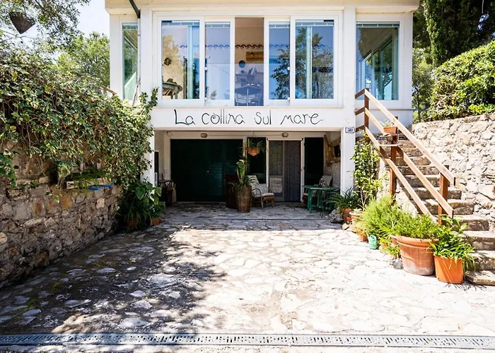 La Collina Sul Mare Bed & Breakfast 3*